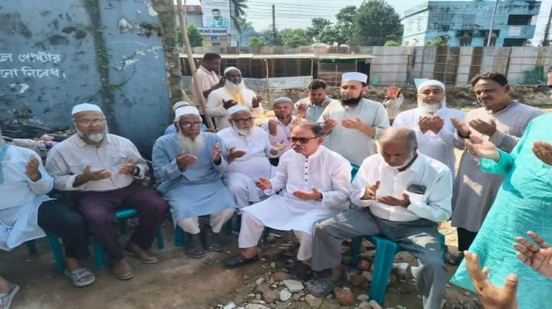 ঠাকুরগাঁও কেন্দ্রীয় বড় জামে মসজিদের নির্মাণ কাজে...
