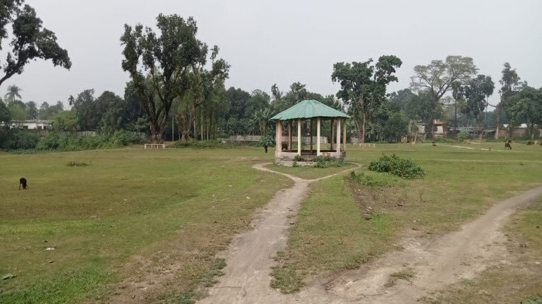 অযত্নে–অবহেলায় হরিপুর শিশুপার্কের বেহাল দশা...