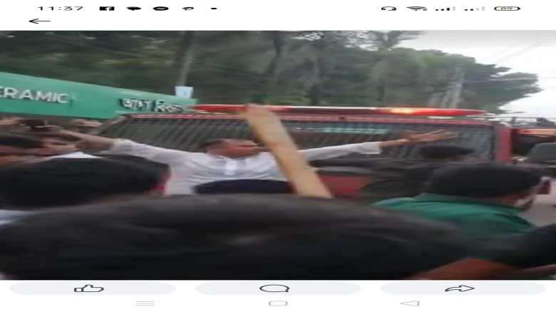 বোয়ালমারীতে বিএনপির দুই গ্রুপের সংঘর্ষে আগুন– ফায়া...