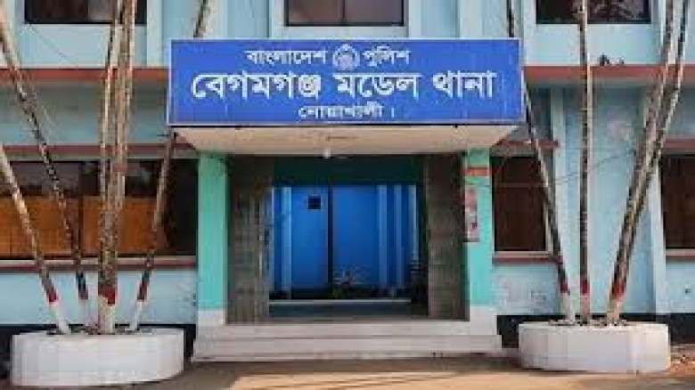 নোয়াখালীর বেগমগঞ্জে বাঁশের সাঁকো থেকে খালে পড়ে এক ...