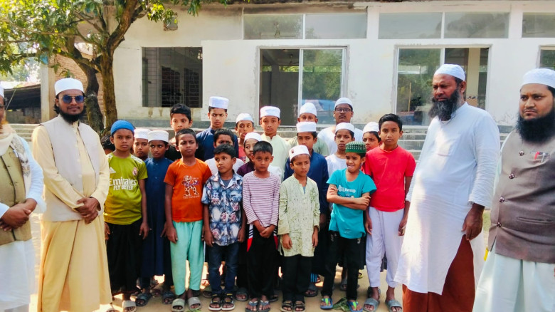 রাজশাহী দুর্গাপুরে (৪১) মাদ্রাসা, দুঃস্থ ও এতিম শি...