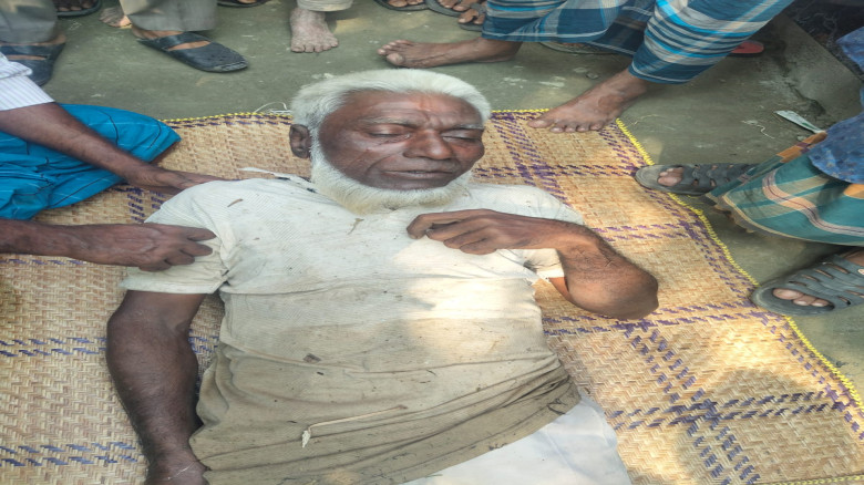 নোয়াখালীর বেগমগঞ্জে বিদ্যুতের তার ছিঁড়ে পড়ে বৃদ্ধে...