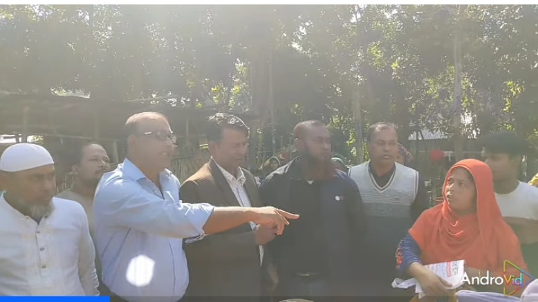 ফলিয়া গ্রামে আগুনে ক্ষতিগ্রস্ত পরিবারকে খন্দকার না...