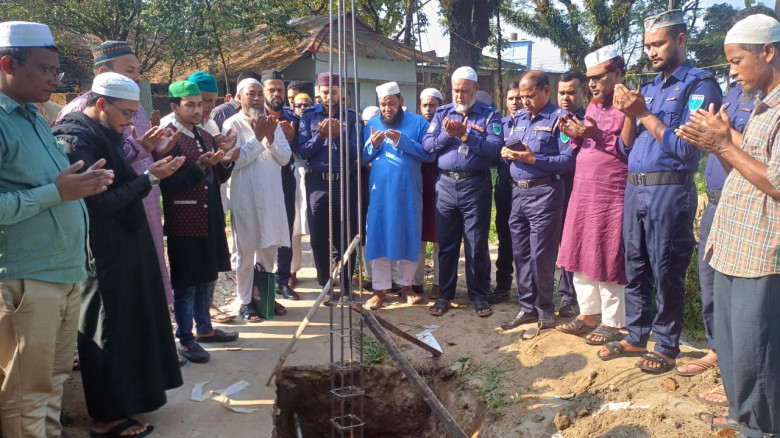 ছাতক থানায় মসজিদ সম্প্রসারণের ভিত্তিপ্রস্তর স্থাপন...