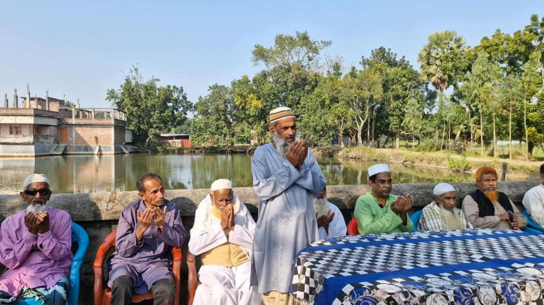 বাগমারার কোটগ্রামে খালেদা জিয়ার রোগমুক্তিতে দোয়া ম...