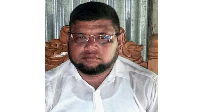 চুরির অভিযোগে নারীর গলায় জুতার মালা দিয়ে হেনস্তা, ...