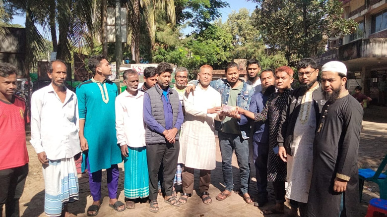 ক্যান্সার আক্রান্ত ব্যক্তিকে হাতিয়া দর্জি শ্রমিক ট...