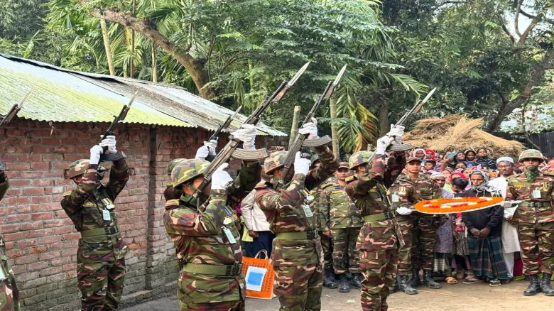 সুদানে শহীদ সেনা সদস্য সবুজ মিয়া"র নিজগ্রামে রাষ্ট...