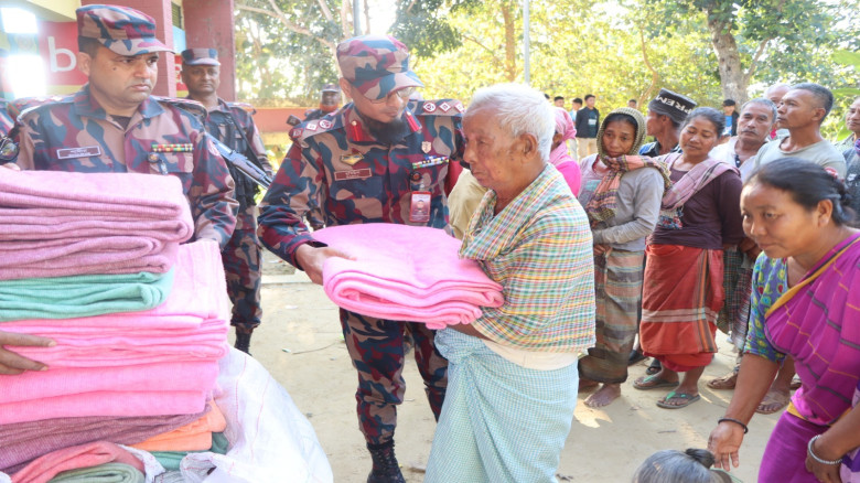 পানছড়িতে ৩ বিজিবি লোগাং জোনের উদ্যোগে অসহায় দুস্থদ...
