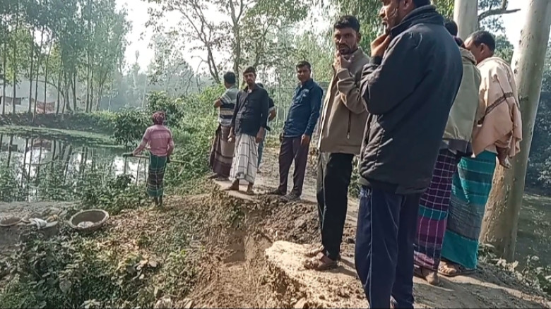 জনপ্রতিনিধি না হয়েও জনসেবায় অনন্য দৃষ্টান্ত স্থা...