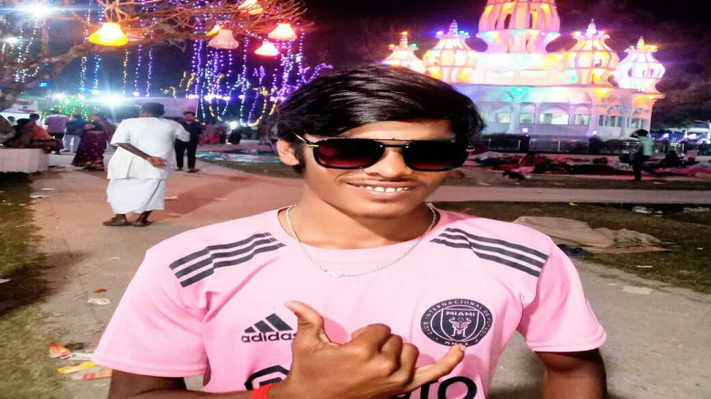 রায়গঞ্জে আঞ্চলিক সড়কে ড্রাম ট্রাকের ধাক্কায় মোটরস...