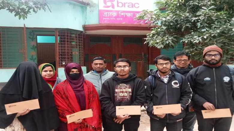 তানোরে ব্র্যাক মেধাবিকাশ বৃত্তির আওতায় গরীব মেধাবী...