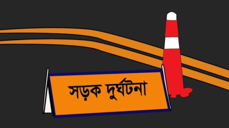 চৌরঙ্গী বাজারসংলগ্ন আদিবাসী পাড়ায় মটরসাইকেলের ধা...