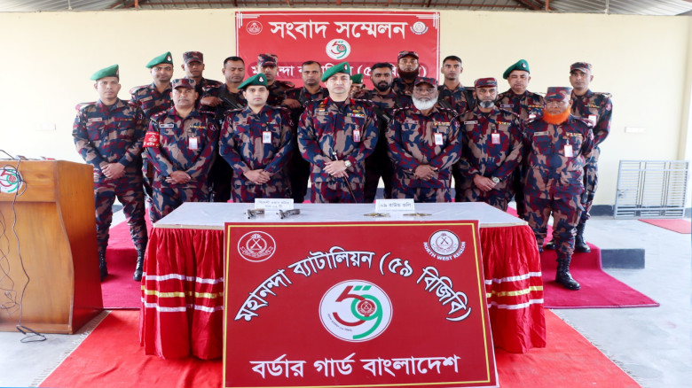 চাঁপাইনবাবগঞ্জের শিবগঞ্জ সিমান্তে বিদেশী ২টি ওয়ান ...