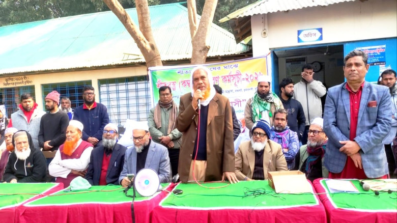 কুষ্টিয়ার বাগুলাটে শীতার্ত মানুষের মাঝে উষ্ণতার পর...