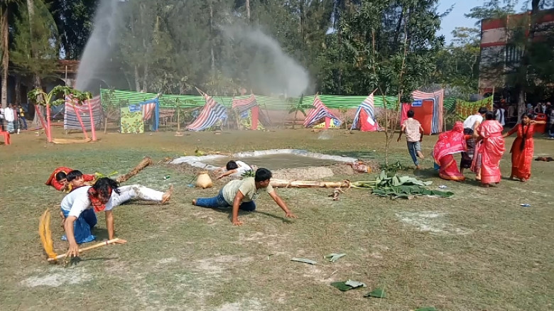 হাতিয়ায় ঘূর্ণিঝড় প্রস্তুতি বিষয়ক মহড়া...