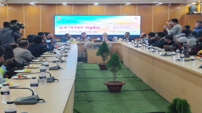 কুষ্টিয়া ও মেহেরপুরে সড়ক দুর্ঘটনায় ক্ষতিগ্রস্তদের ...