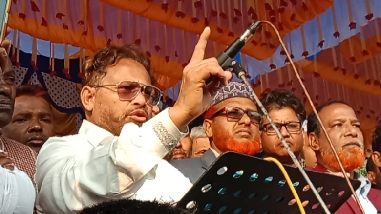 মাজার জিয়ারতের মধ্য দিয়ে নির্বাচনী প্রচারণা শুরু ...