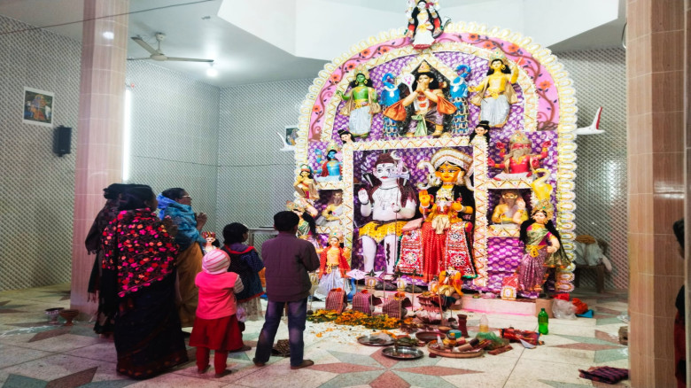 আরাধনার মধ্য দিয়ে ১৪৩ তম ঐতিহ্যবাহী গণেশ জননী পূজা...