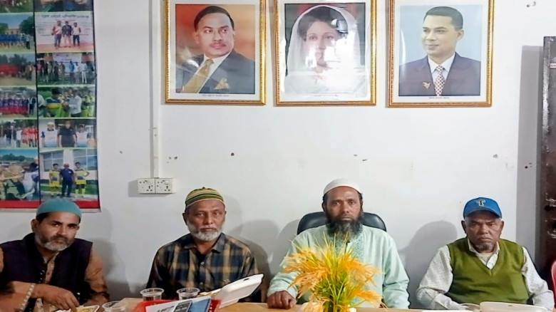 পলাশবাড়ী পৌর নির্বাচন সামনে রেখে সাংবাদিকদের সঙ্গে...