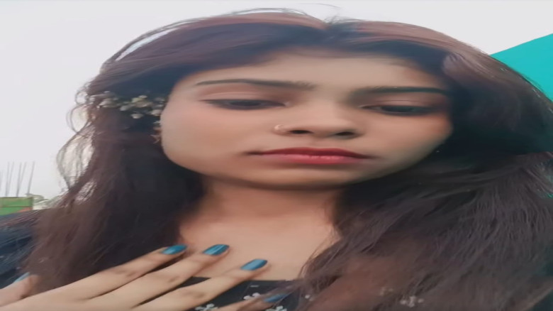 ​রাজশাহীতে ফেসবুক লাইভে এসে তরুণীর আত্মহত্যা নেপথ্...