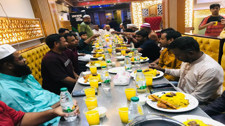 চৌদ্দগ্রামে ডিস্ট্রিবিউটর ঐক্য পরিষদের উদ্যোগে ইফত...