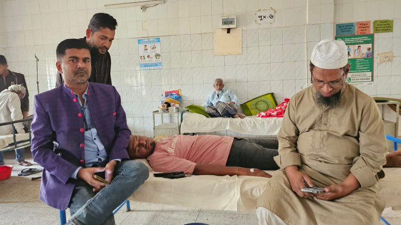 রামগঞ্জে মোটরসাইকেল দুর্ঘটনায় এক সাংবাদিক মারাত্ম...