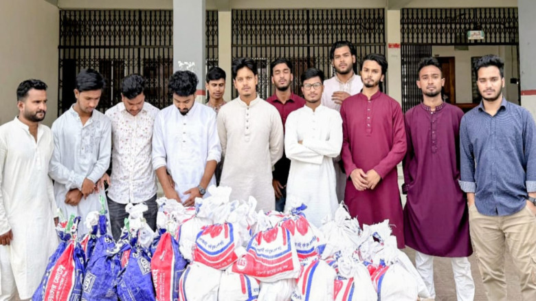 জামালপুরে ‘নিসআ’র উদ্যোগে পথচারী ও শ্রমজীবীদের মাঝ...