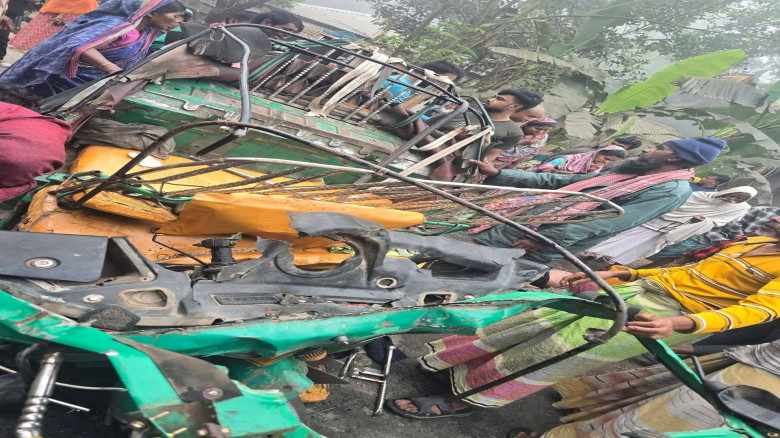 বাঘায় সড়ক দূর্ঘটনায় ছেলে আহত, মা-সহ নিহত ৩...