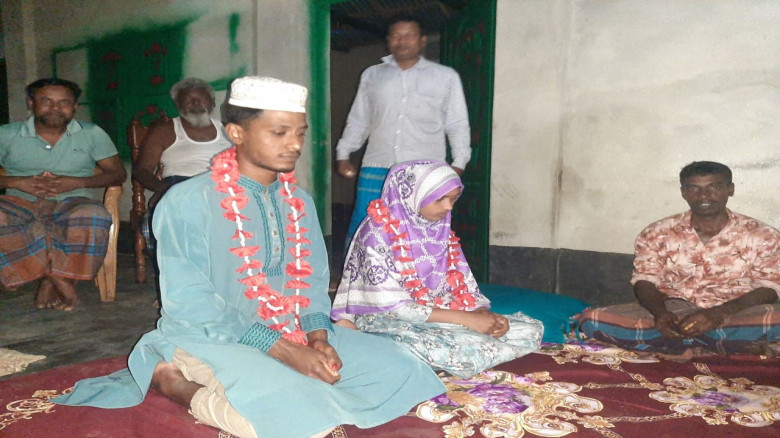 বিরামপুরে প্রেমের টানাপোড়েনের অবসান: অনশন শেষে গভী...