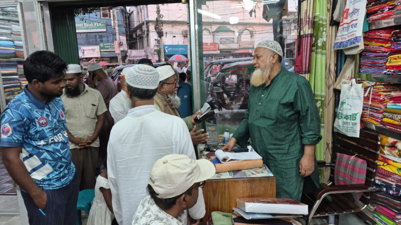 বিরামপুরে ১১ দলীয় জোটের লিফলেট বিতরণ, গণভোট বাস্তব...