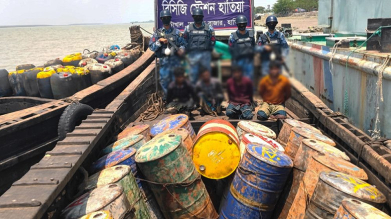 নোয়াখালীতে ৮ লাখ টাকার অবৈধ জ্বালানি জব্দ, আটক ৪...