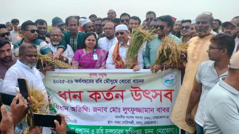 ঝড় ও শিলাবৃষ্টিতে ক্ষতিগ্রস্ত কৃষকদের পাশে এমপি বা...
